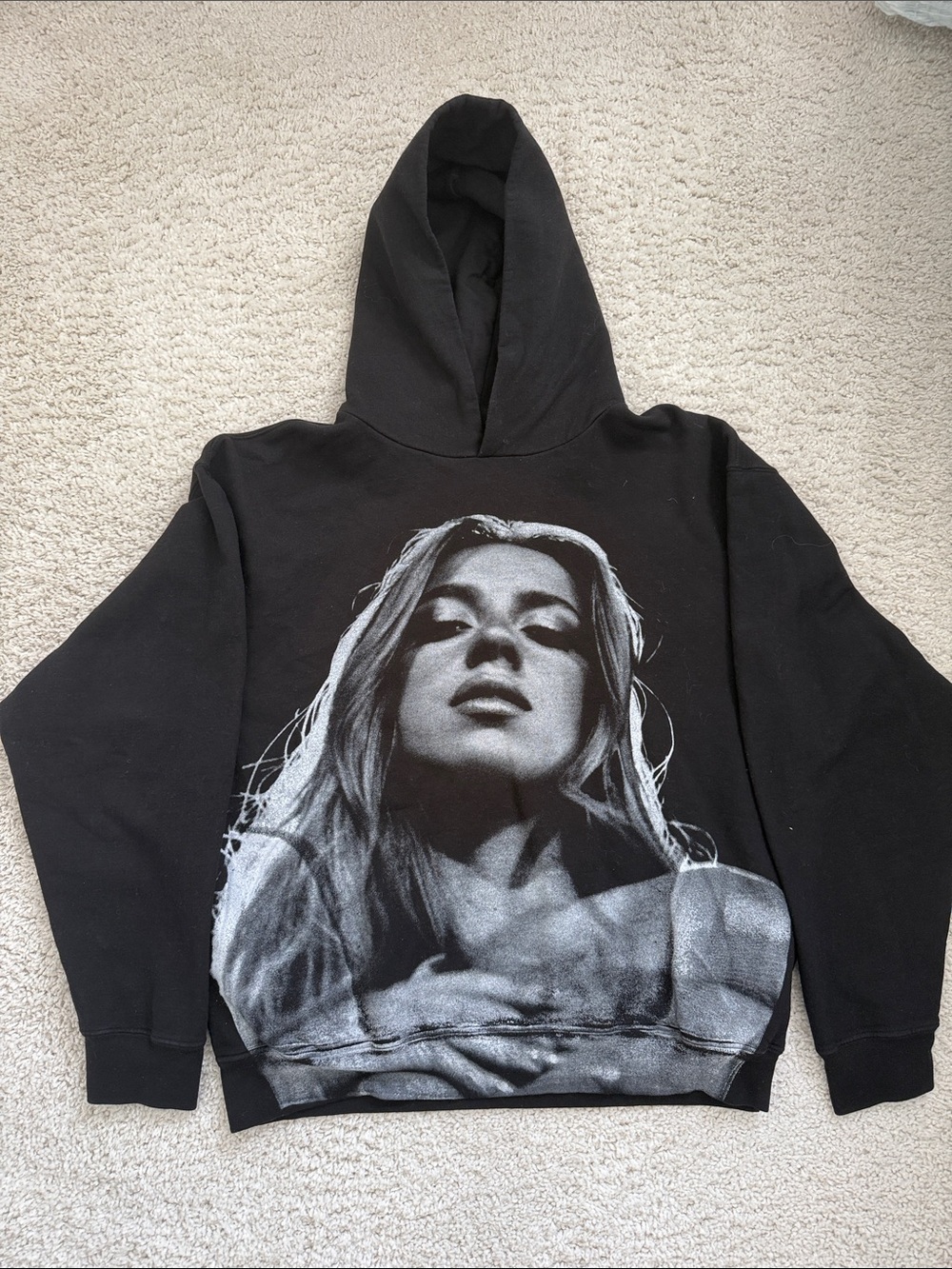 Tate McRae Graphic Oversized Hoodie Sweatshirt black with Monochrome Portrait
